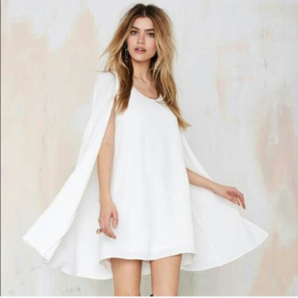 NASTY GAL CATHERINE WHITE CAPE DRESS💄